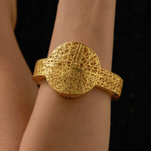 Round Hollow Out Bangle