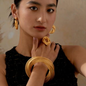 Twist Hollow Out Bangle