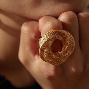 Twisted Hollow Ring